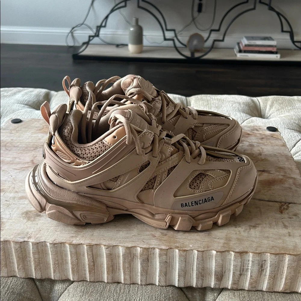 Balenciaga Beige Sneakers - Picture 7 of 8